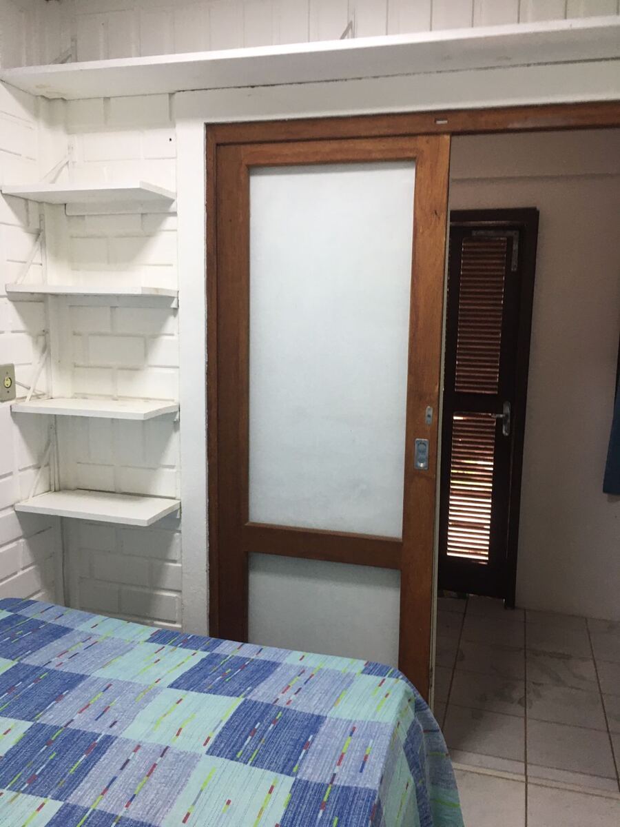 Detalhe do quarto do Apartamento 1 no Camping Padang