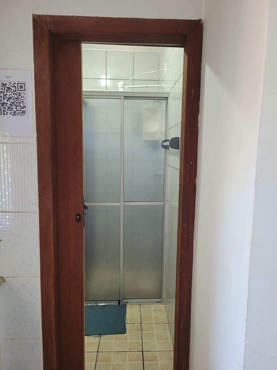 Acesso ao banheiro do Apartamento 5 no Camping Padang
