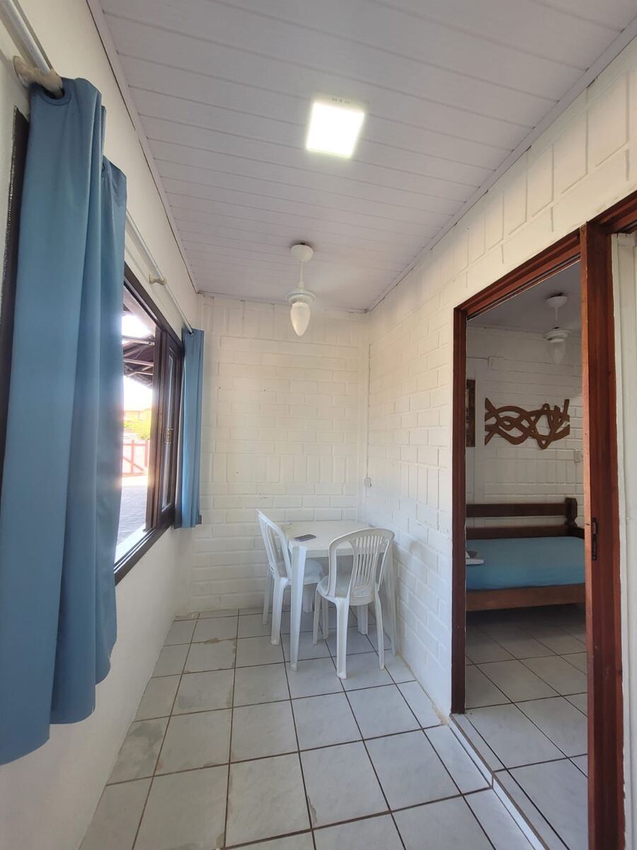 Espaço para refeições no modelo dos Apartamentos 2 e 3 do Camping Padang