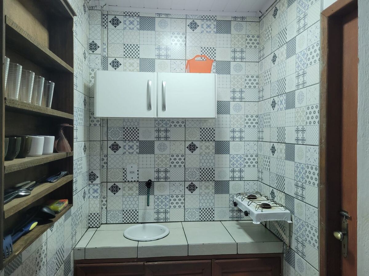 Cozinha equipada no modelo dos Apartamentos 2 e 3 do Camping Padang