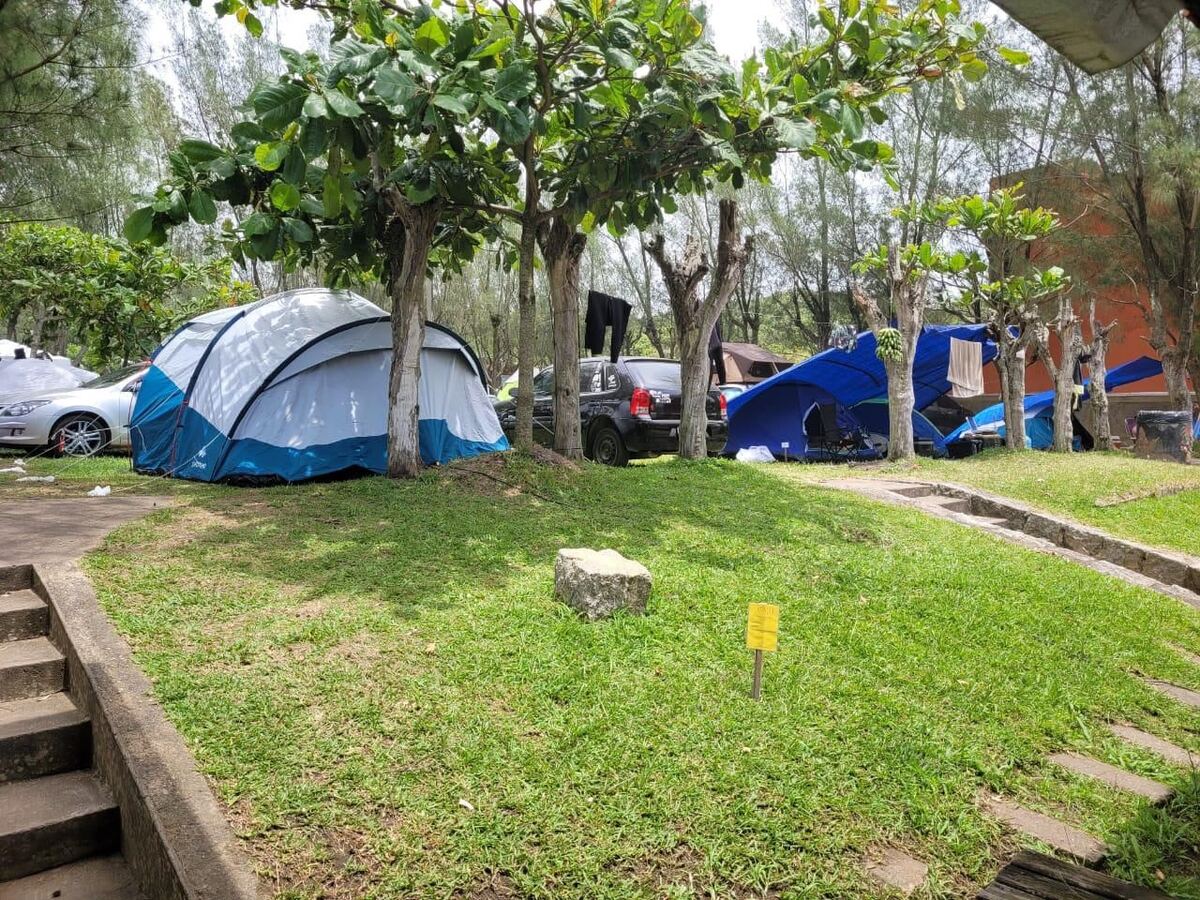Barracas na área de camping no Camping Padang
